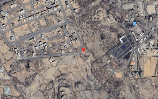 أرض بمخطط الشهداء – أبها | 697م² خلف فندق عابر وعلى شارع 15م – فرصة استثمارية وسكنية!